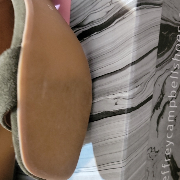 ‼️Blogger Favorite‼️ Suede Khaki Chunky Sandals - Picture 4 of 9